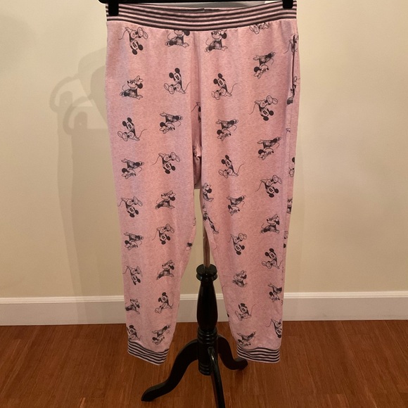 Womens Disney brand “Mickey & Minnie”lounging pajama set - Picture 9 of 10